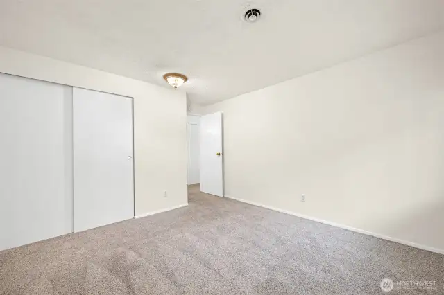 Closet area in extra bedroom
