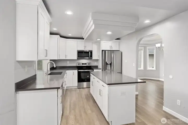 All appliances stay!