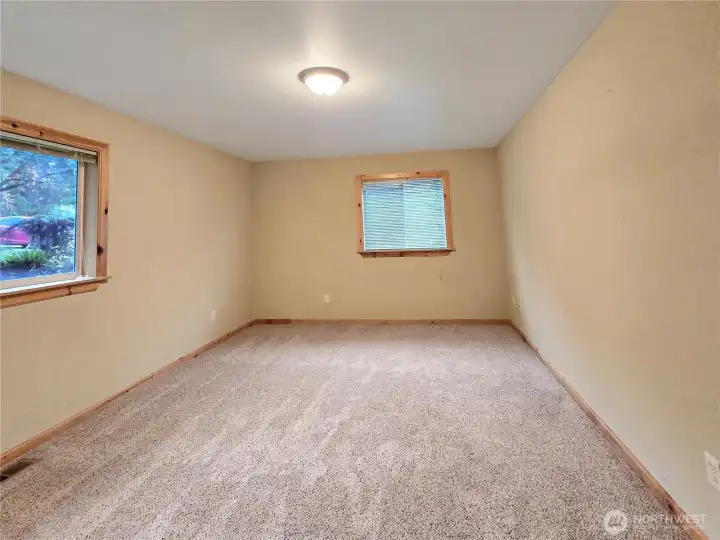 Lower: Craft room w/closet or 4th beroom.