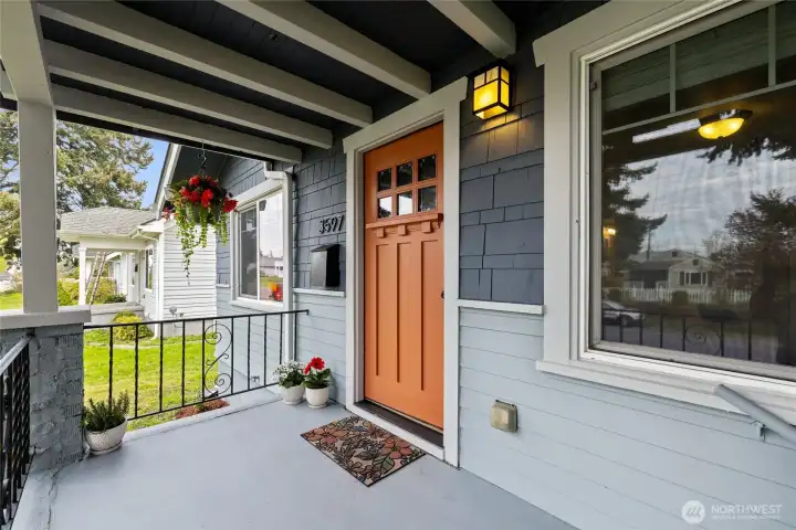 Front Exterior: Porch