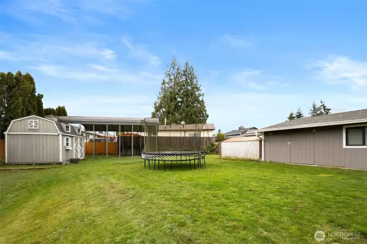 Large shed out back for plenty of storage