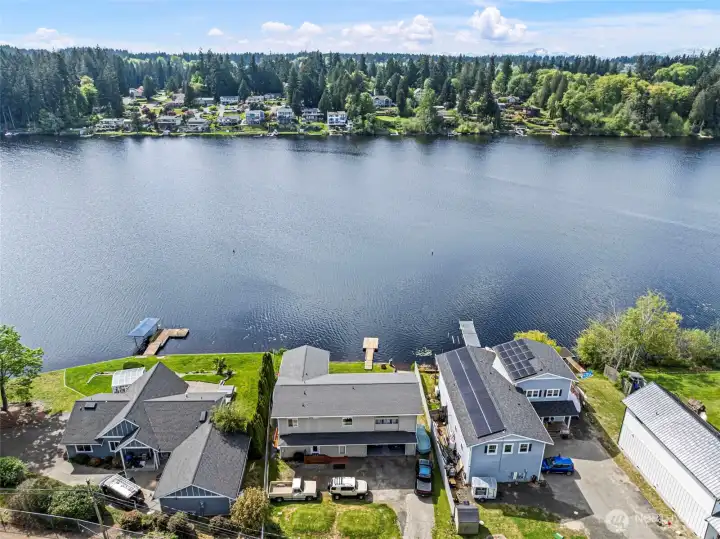 One of the most sought-after waterfront lakes which doesn't come up often for purchase. Remember to use sunscreen in this wonderful sunny lake.
