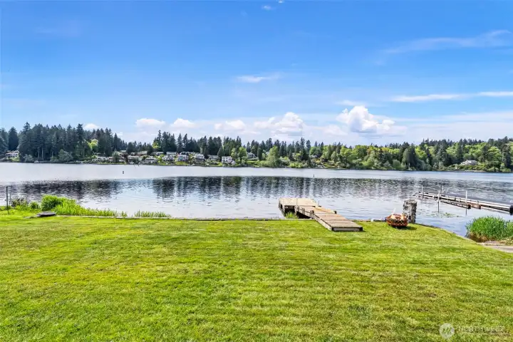 No wake zone in front of this property allows you to enjoy the peace of the waterfowl and swimming area. Paddle boarding is very popular here.
