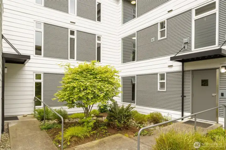 Easy ZERO-step back entry directly off parking lot (and your space #3!)