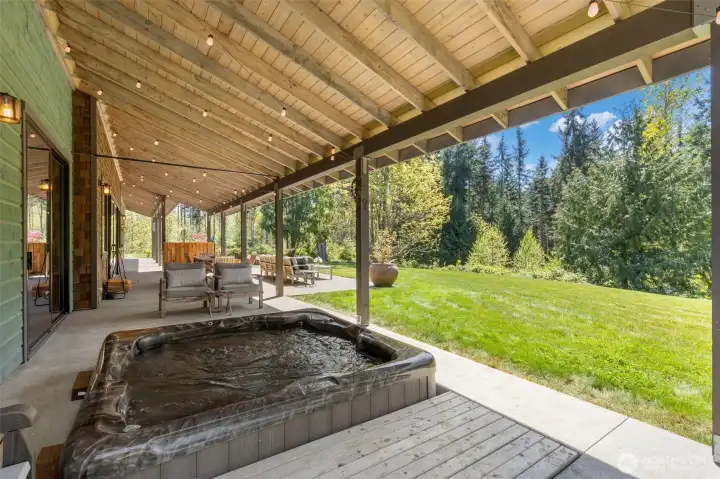 Hot tub Off the primary bedroom
