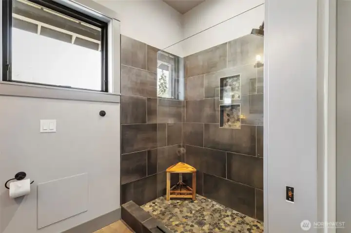 Shower in guest 3/4 bath