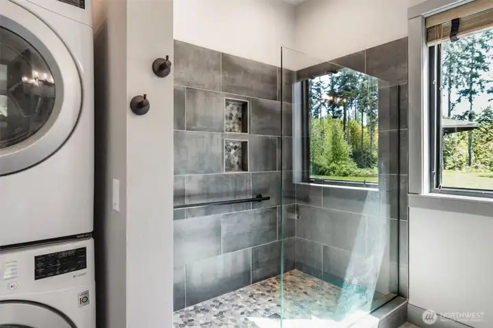 ADU W/D & 3/4 bath