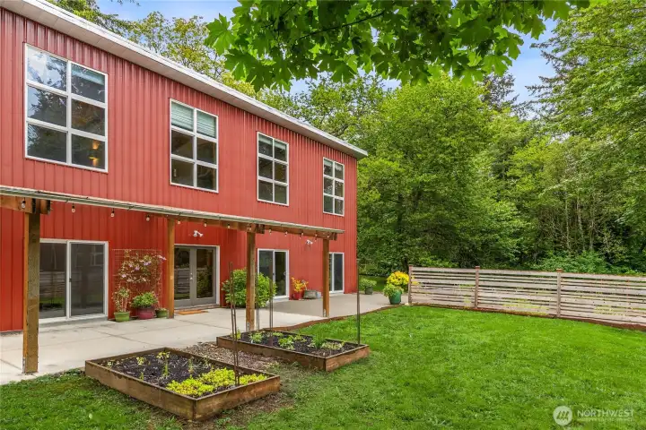 Covered patio is perfect for NW weather, entertaining keeping things dry & protected. Covered patio is perfect for NW weather, entertaining keeping things dry & protected.