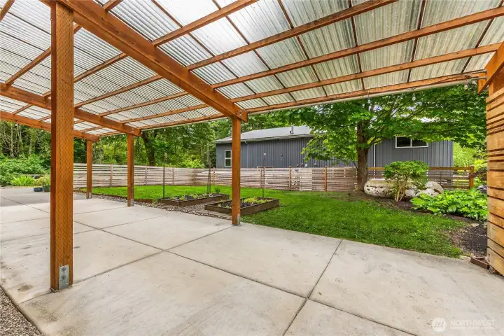 Garden beds in front of the home. Garden beds in front of the home.