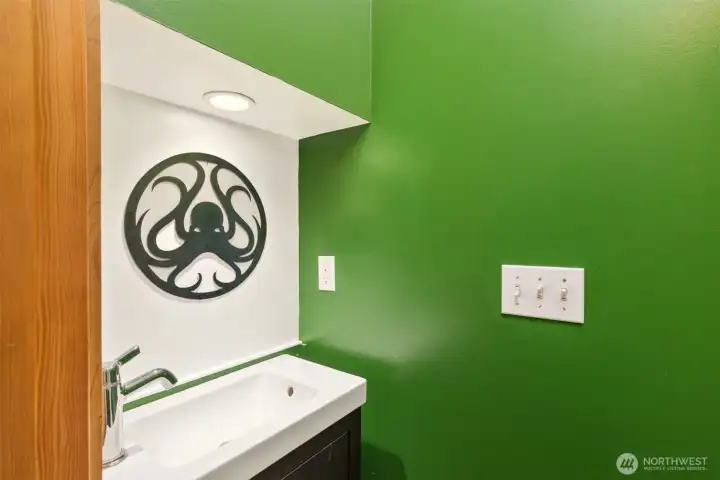 Half bath on main. Half bath on main.