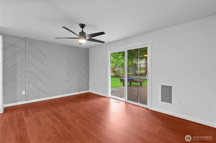 Living Room with access to backyard