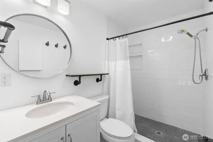 Primary 3/4 Bath