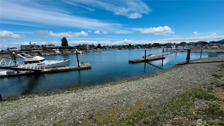 Sandy Point Community is one of the most magical places to be anytime of the year... Am amazing community with so much to do and experience... The bank edge when tide is out are filled with oysters and clam. Sandy Point Community is one of the most magical places to be anytime of the year... Am amazing community with so much to do and experience... The bank edge when tide is out are filled with oysters and clam.