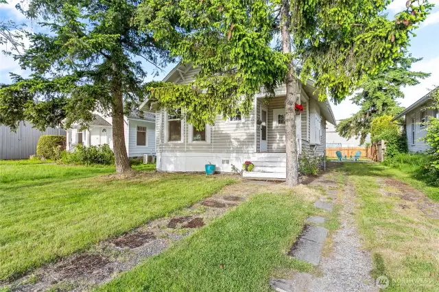 Sunny front and back yard