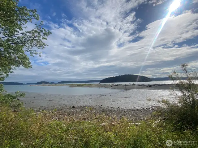 Ala Spit accessible via car/bike/foot a few minutes walk down the road