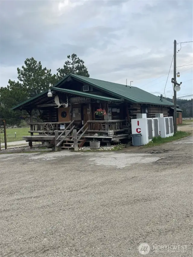 Aeneas Valley Country Store