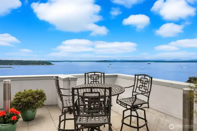 Arbor Place has 4 view terraces that provide multiple, amazing entertaining, cooking, and relaxing spaces.