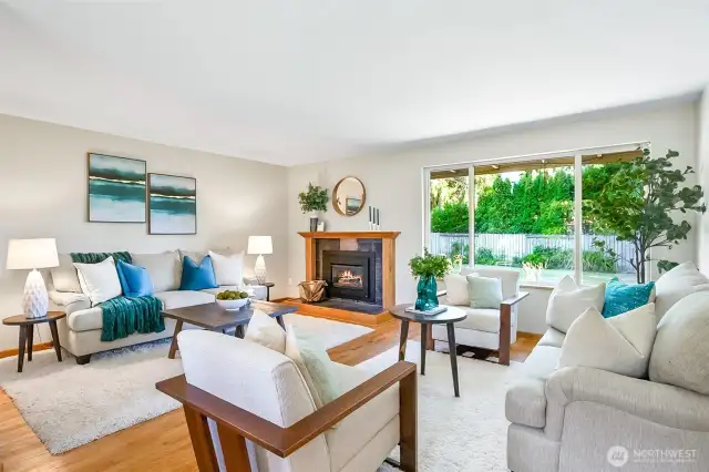 living ro9om with gas fireplace