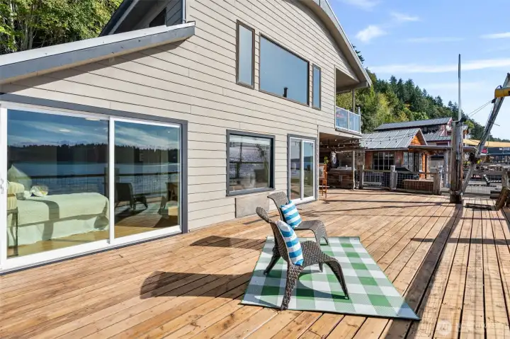 Large West Facing Deck  4 North Salmon Beach