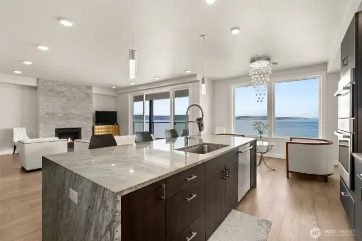 Who wouldn't want to create delicious meals and entertain in this magnificent kitchen?