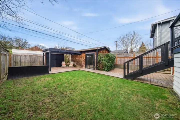 Expansive west facing yard with plenty of entertaining areas