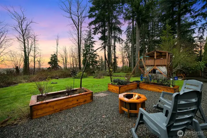 Beautiful partial bay views and sunsets are yours to enjoy!