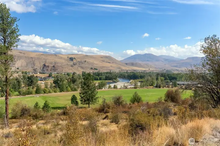 Close to town, yet wonderful privacy.