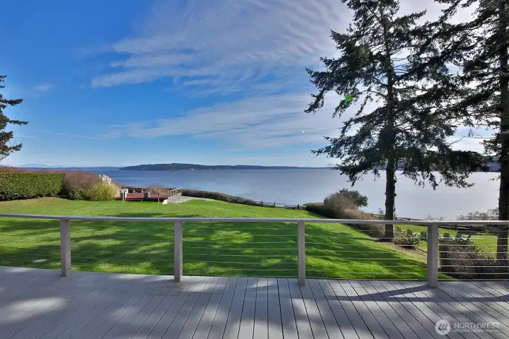 100 ft. waterfront on medium bank!