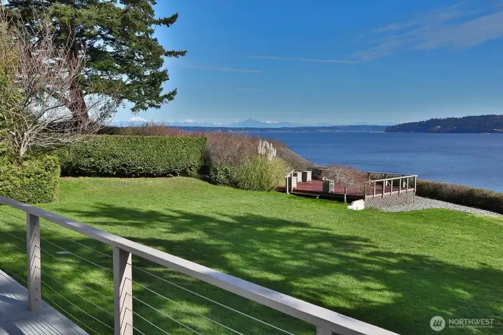 Glorious vistas with separate deck closer to the water for ceremonies, mini dance floor or just to lounge.