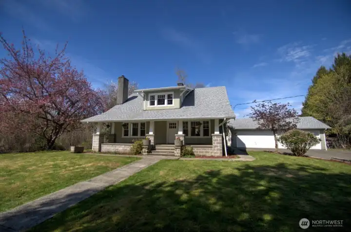 Craftsman style with Tenino sandstone