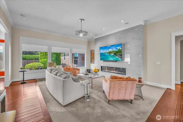 Living Room/Picture windows