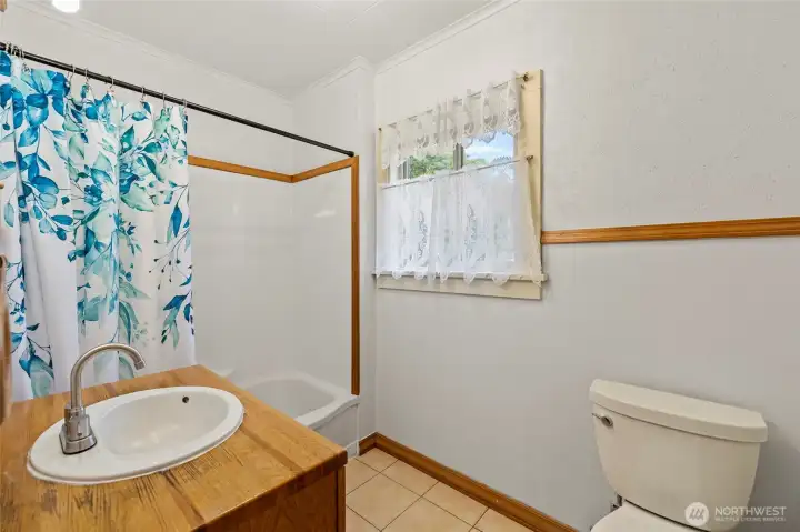 Main Floor bathroom