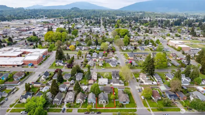 Super convenient location to town!