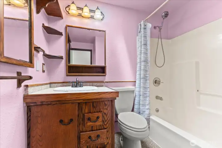 FUll bathroom FUll bathroom