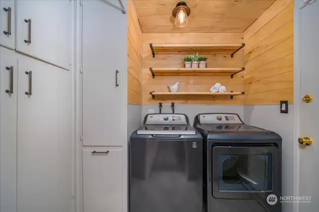 Pantry / laundry room