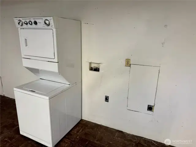 Garage has washer and dryer hookup.