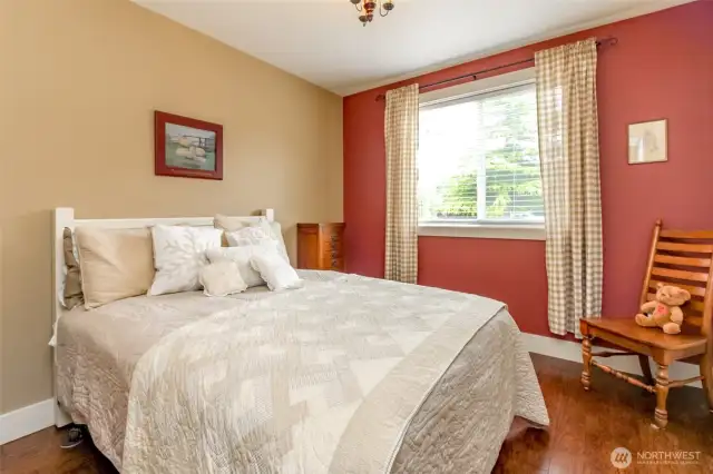 2nd bedroom