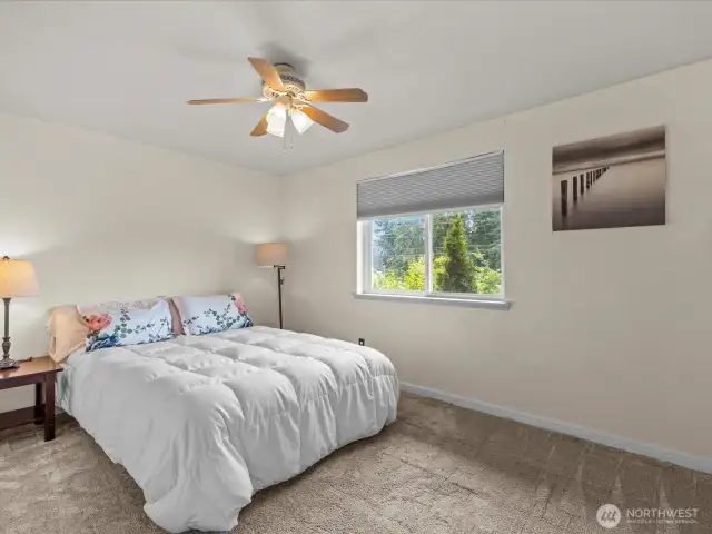 Second bedroom.