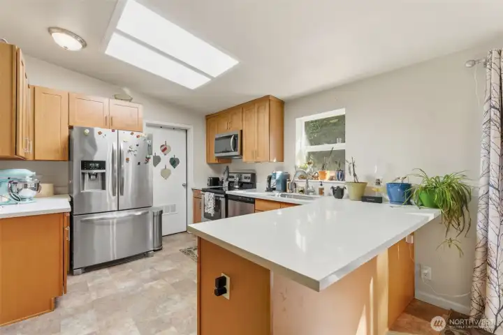 Eat-in kitchen countertops