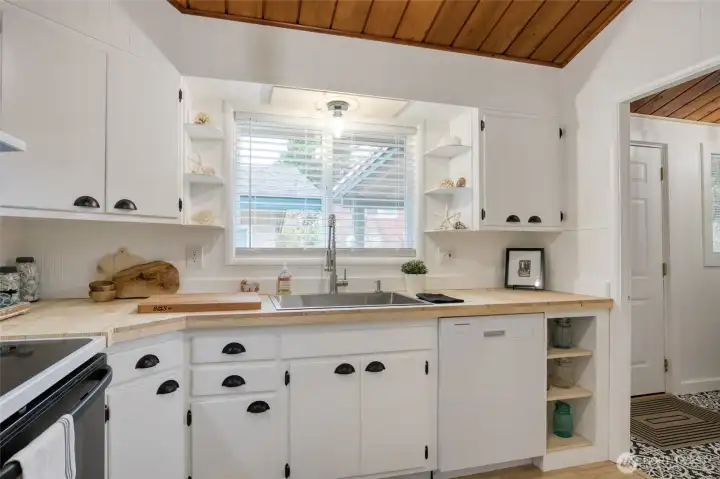 Cold water filtration system and like new dishwasher plus all new cabinet hardware