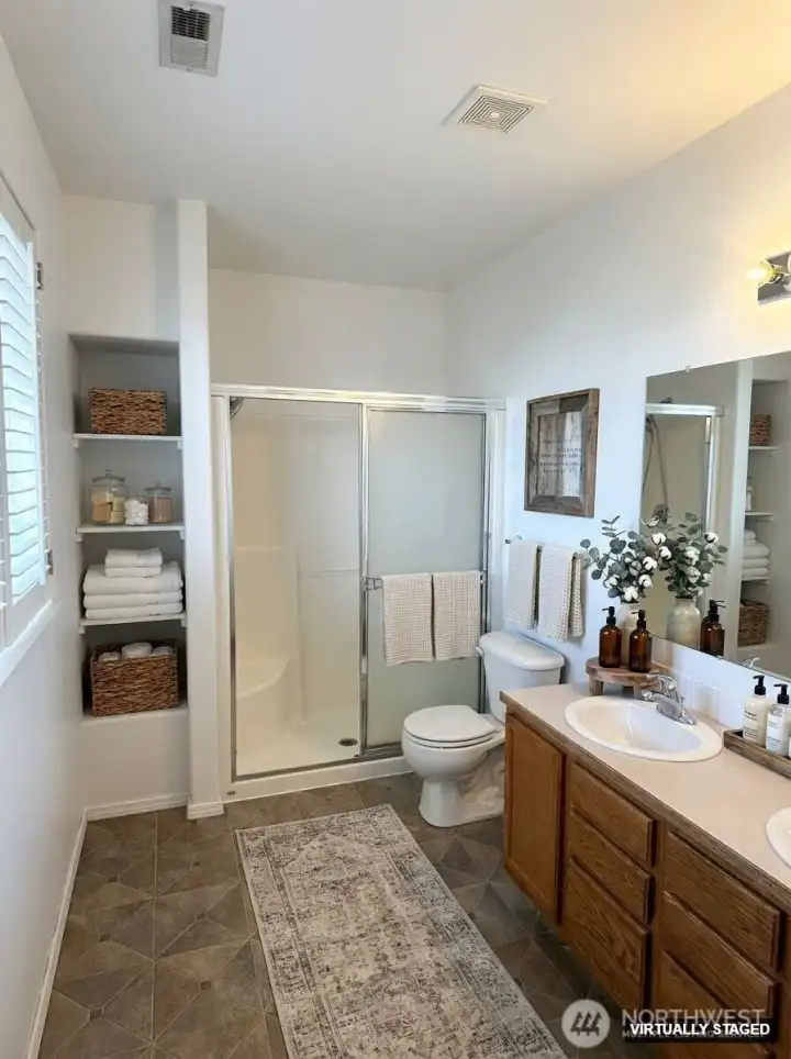 Spacious En-Suite Primary Bathroom