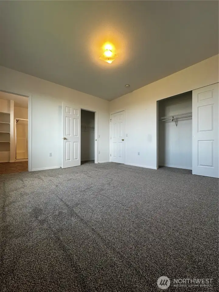 Primary En-Suite Bedroom Without Staging