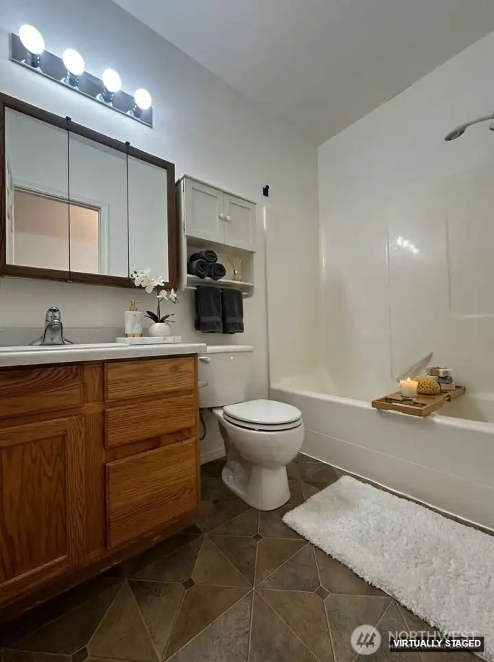 Full Guest Bathroom