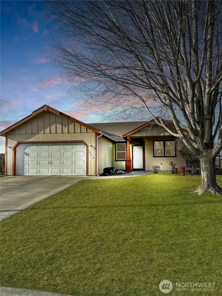 3BR/2BA, 2-Car Attached Garage, Appliances Included!