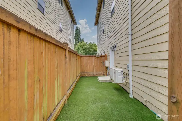 Fenced & Private ~ Small Kids Toys, Pets, Raised Gardens.... many options!