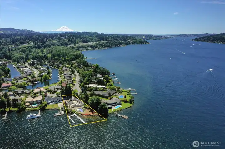 Buildable lot with fully approved plans, 100 ft dock, 175 ft shoreline Bellevue Luxury Waterfront New Construction