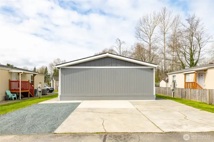 Parking space for 3 cars