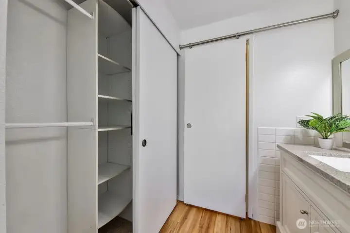 Primary with ensuite  3/4 bath