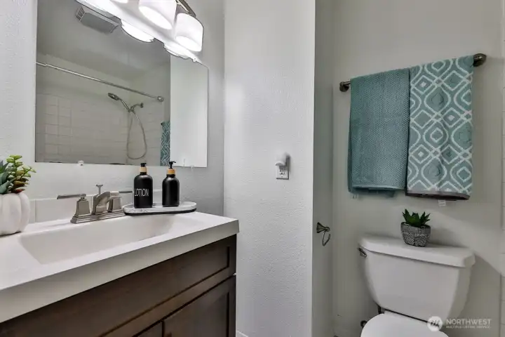 Full bath on the 2nd floor