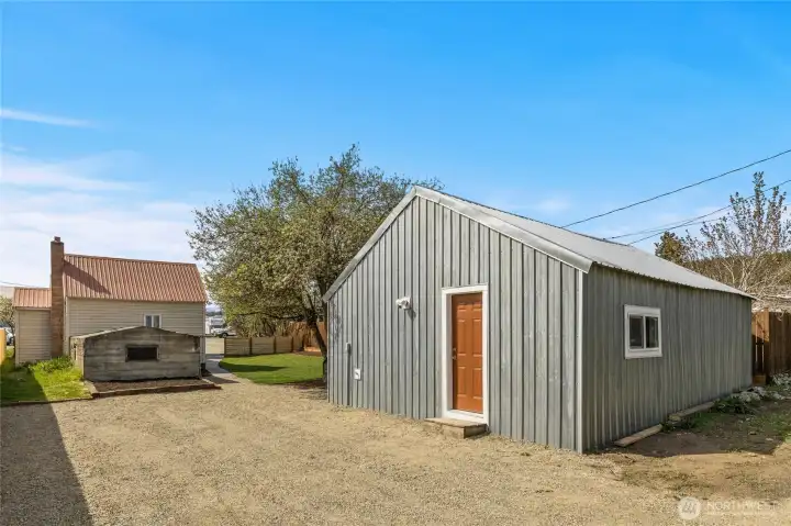 Detached Garage/Finished Studio